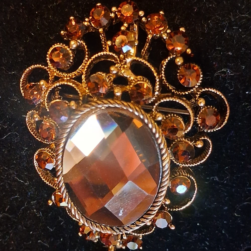 Vintage Look Elegant Goldtone Filigree Brooch With A Large 